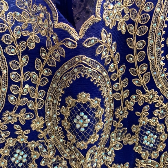 Cinderella Couture formal dress - Picture 7 of 15